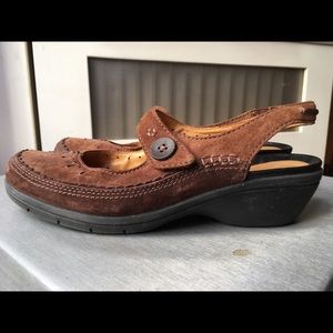 Clark’s structured slingback clog,  brown suede